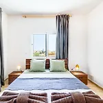 Villa Blue Velvet By Ezoria