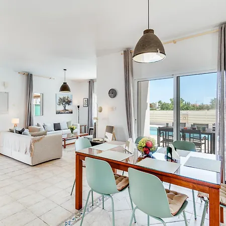 Blue Velvet By Ezoria Villa